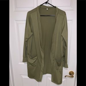 Lightweight cardigan with pockets